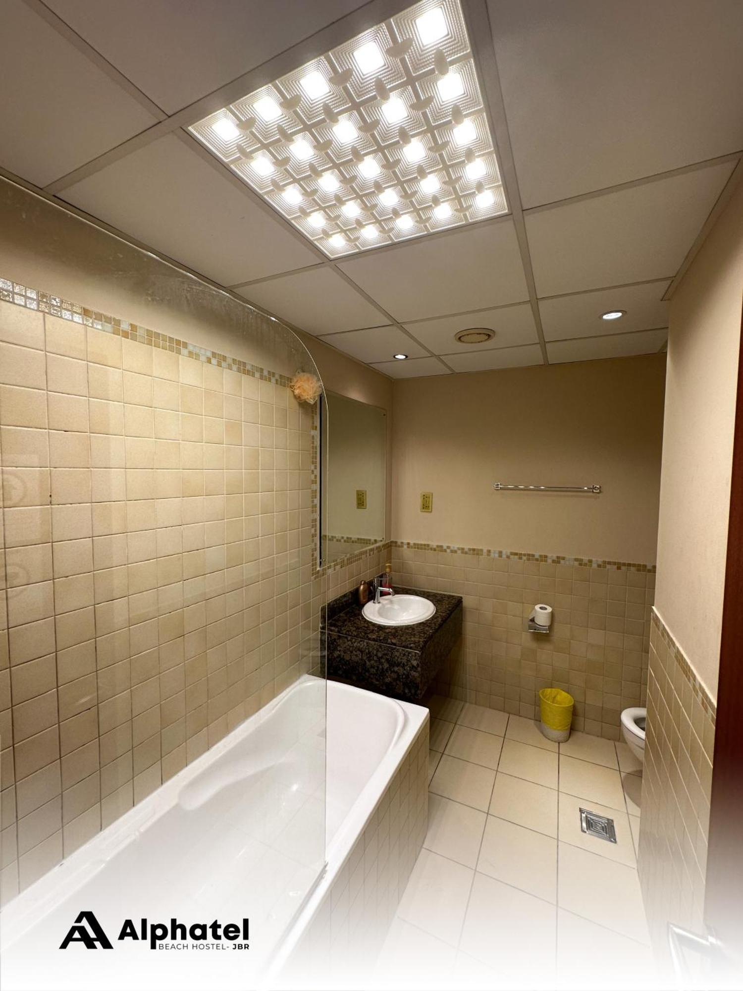 Alphatel Beach Hostel Jbr ドバイ エクステリア 写真