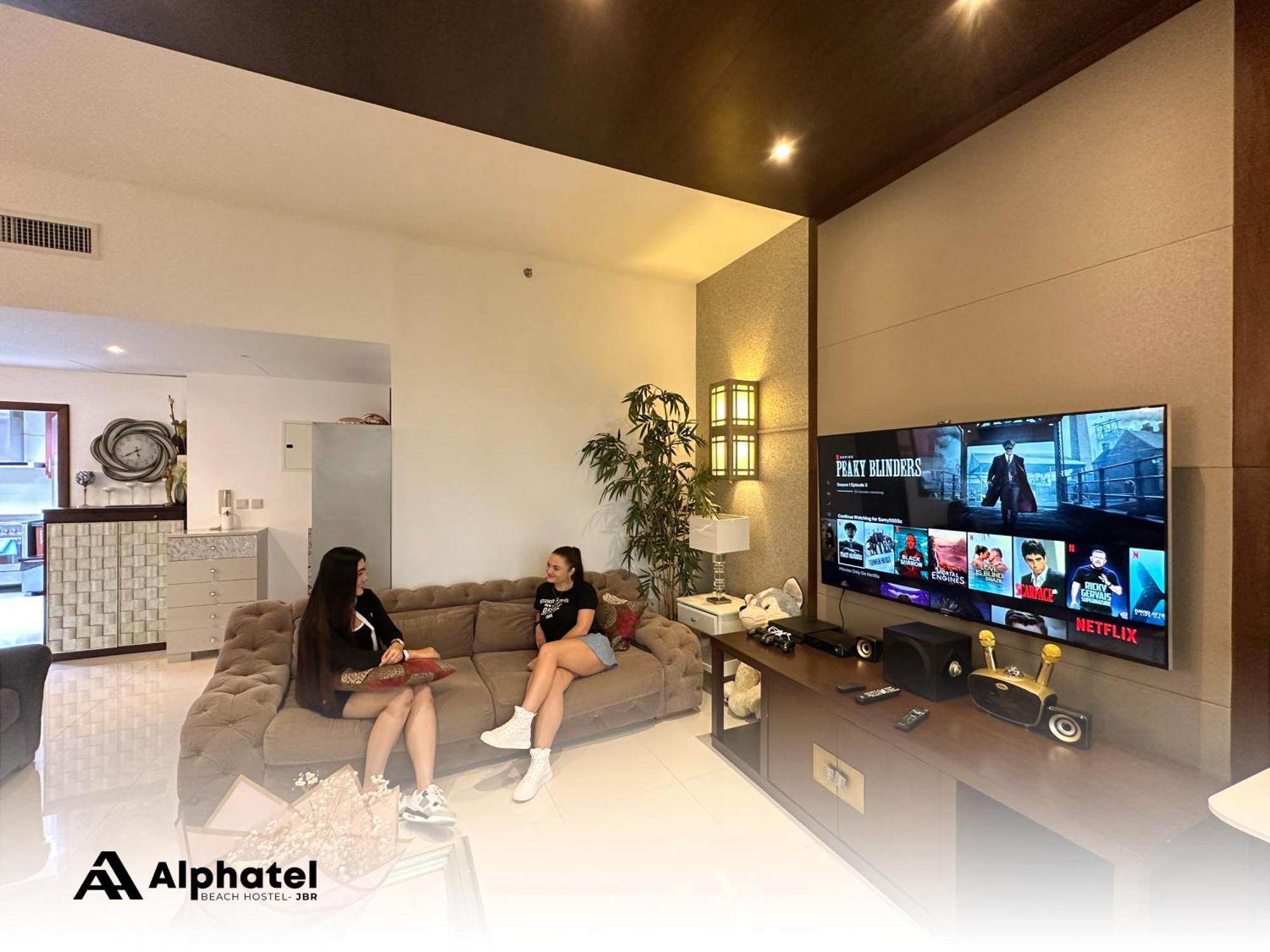Alphatel Beach Hostel Jbr ドバイ エクステリア 写真